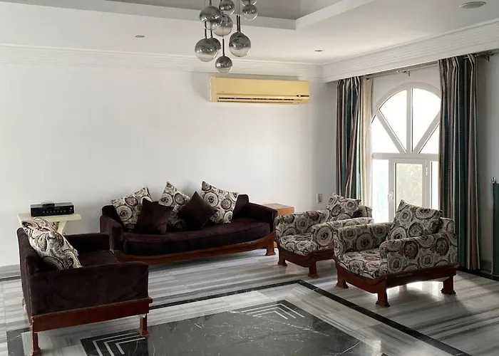 Villa Unique 3 Bedroom With Private Pool In Hadaba