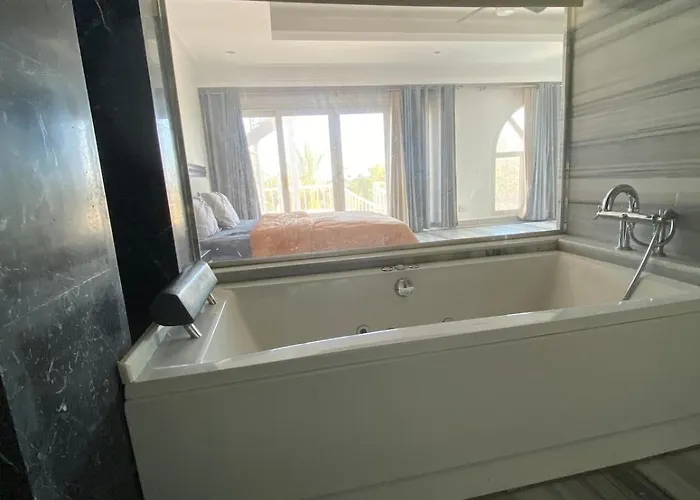 Unique 3 Bedroom With Private Pool In Hadaba *